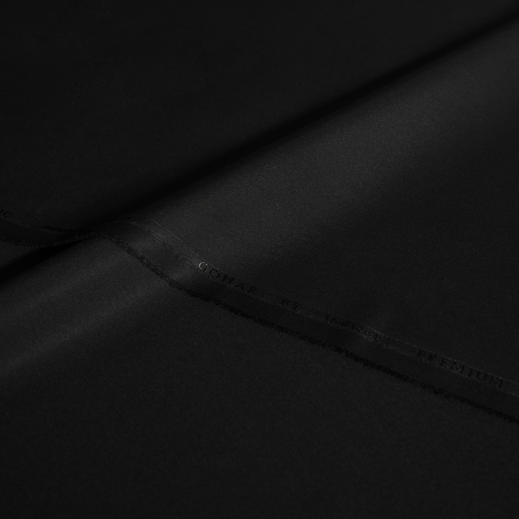 Gohar (Tropical Toyobo Suiting)