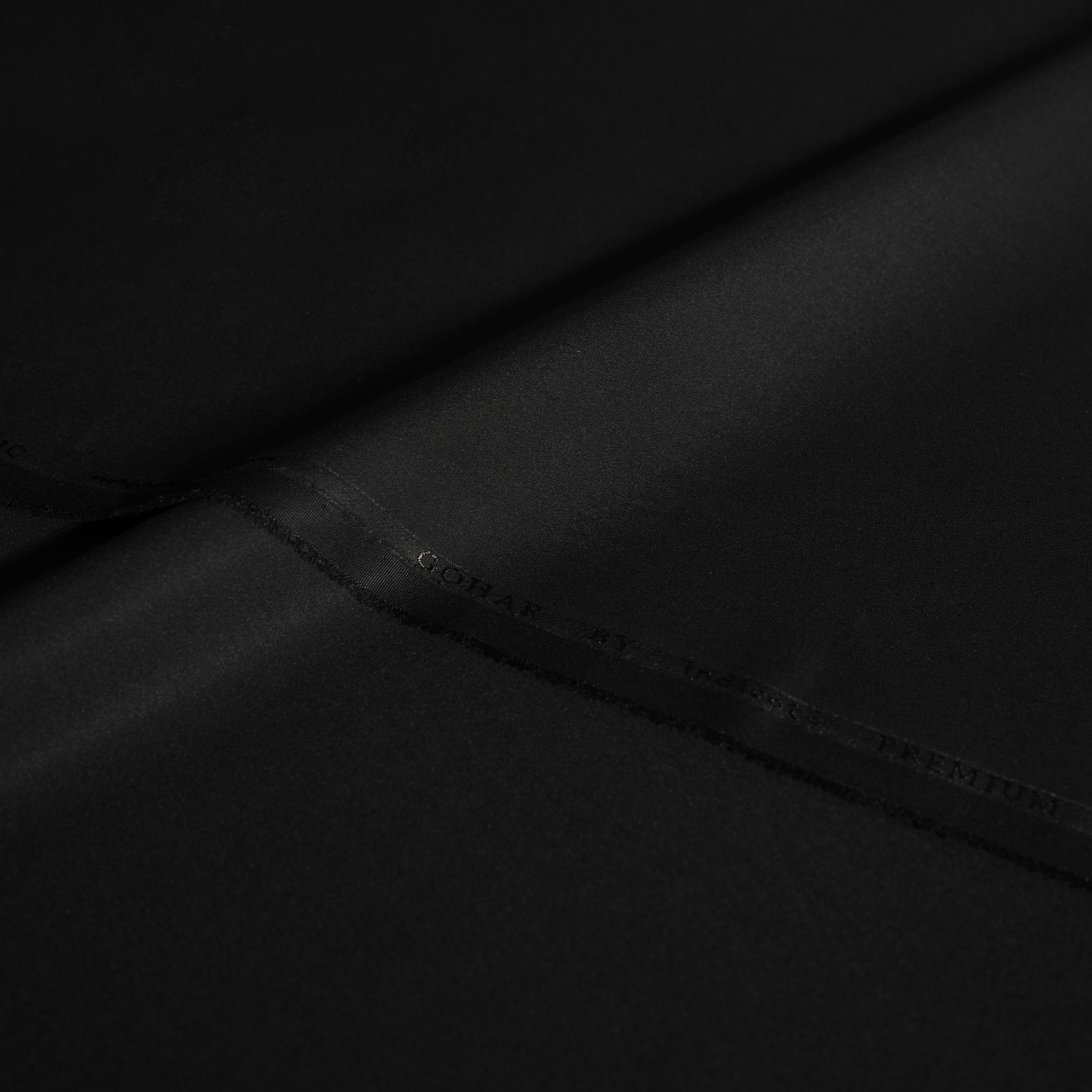 Gohar (Tropical Toyobo Suiting)